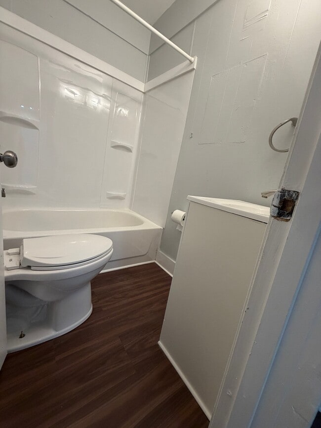 Photo - 107 N Sanford St