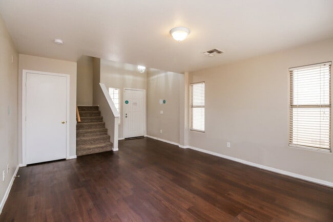 Photo - 12925 W Holly St