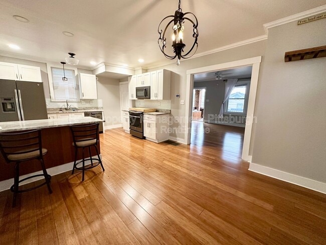 Photo - 1112 Kelton Ave