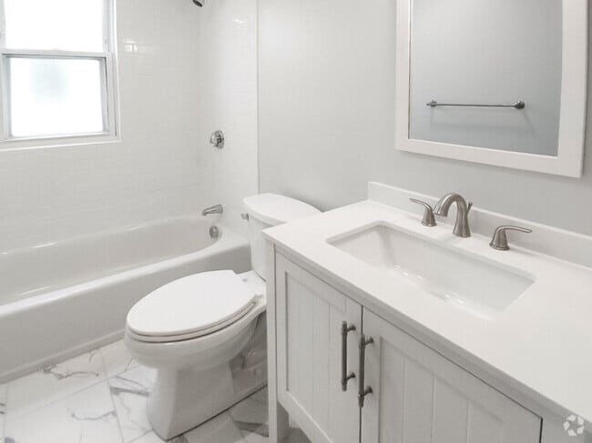 Building Photo - 160 Everett St Unit 2 Rental