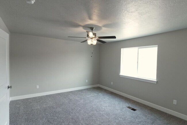 Photo - Brand New 3 bedroom Townhome In Cedar City...