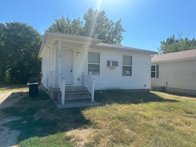 Spacious 1 Bedroom 1 Bath home in the hear... - Spacious 1 Bedroom 1 Bath home in the hear...