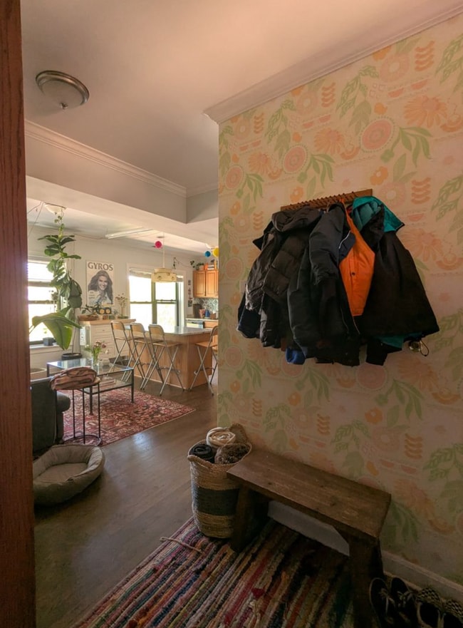 Photo - 1447 W Jarvis Ave Unidad 2W