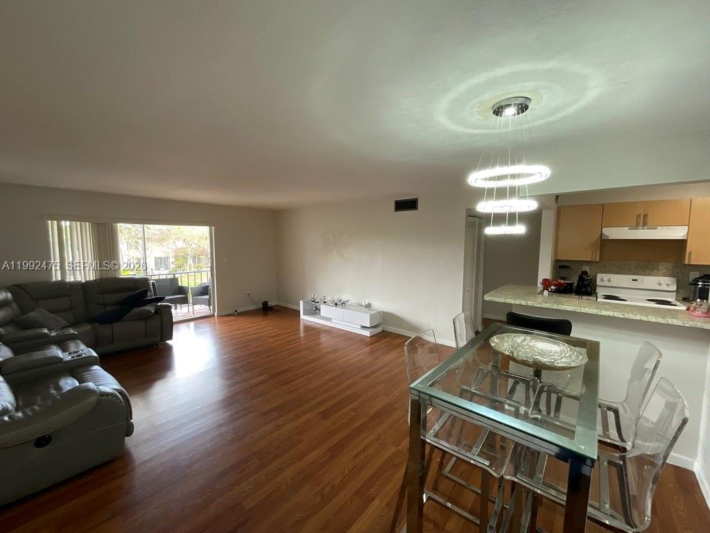 Photo - 10357 N Kendall Dr Unit DD8