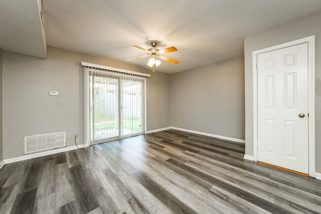 Photo - Crestview Apartments