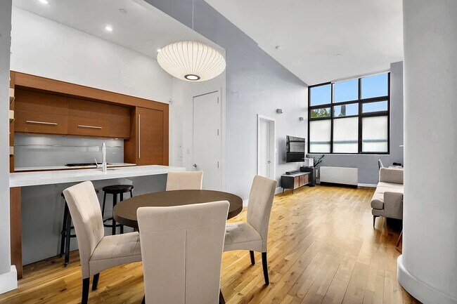 Photo - 360 Furman St Unidad 706