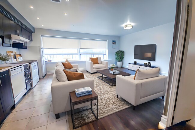 Building Photo - 710 Spadina Ave. Unit 104