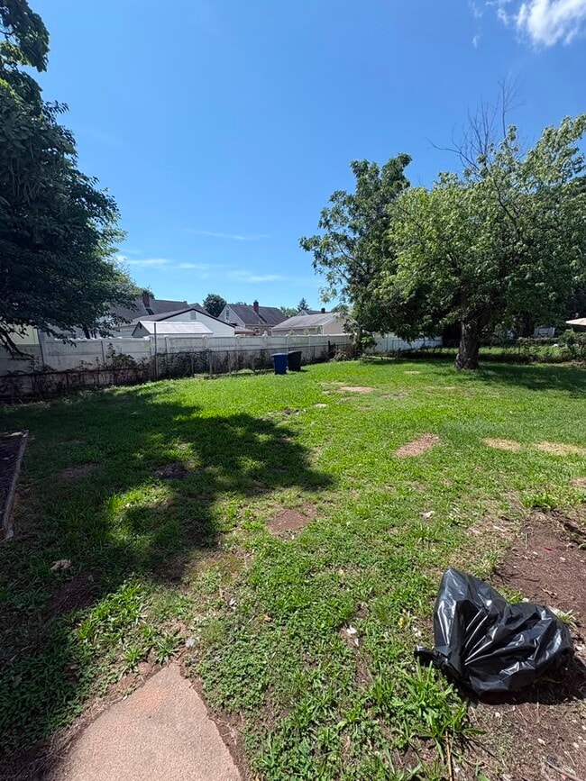 Photo - 18 Maple St