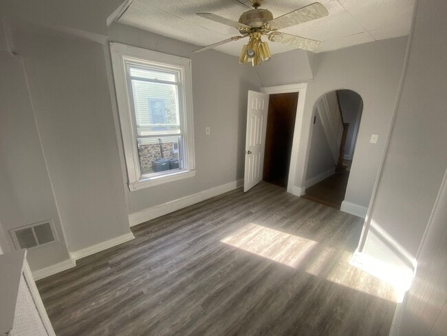 3203 Glen Ave