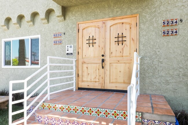 Photo - 5232 W 20th St Unit Half