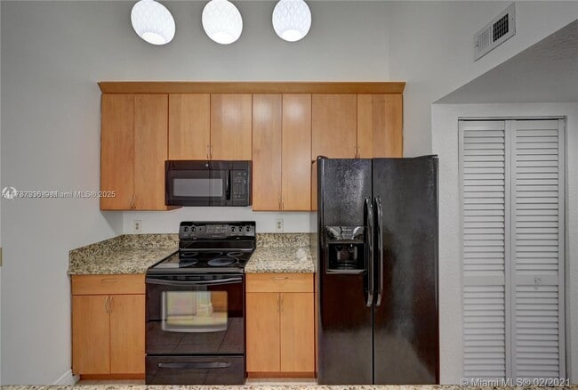 Photo - 2850 N Oakland Forest Dr