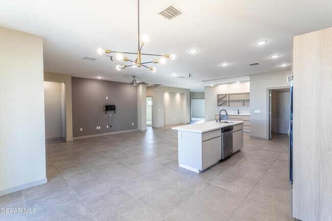 Photo - 1792 Kayla Bree St