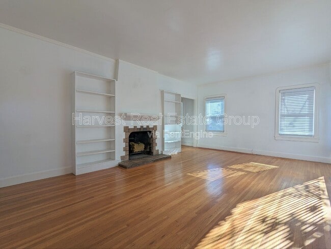 Photo - 4736 Meldon Ave