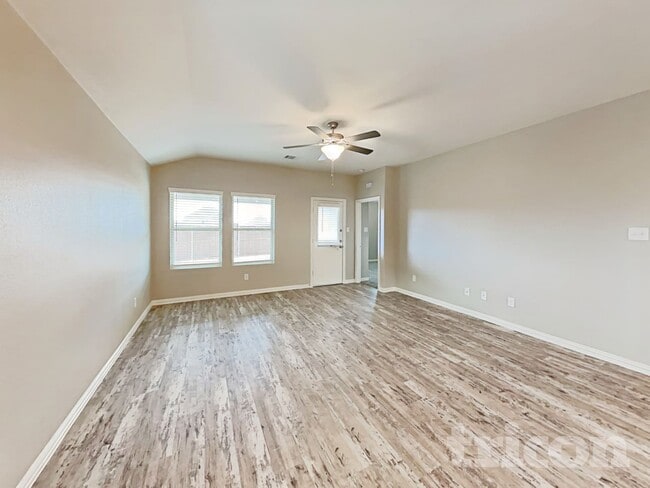 Photo - 275 Sunshine Ln