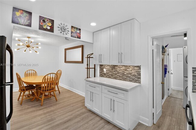 Photo - 554 NW 46th St