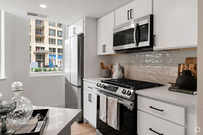 Kitchen with Energy-Efficient, Stainless Steel Appliances - Cortland Pentagon City Rental