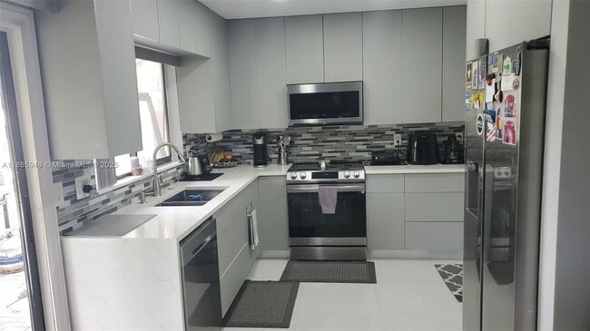 Building Photo - 9598 Stones River Park Way