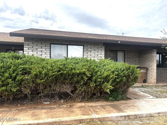 Building Photo - 2135 Hohokam Dr Unit C Rental