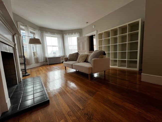 Photo - 869 Beacon St Unit 9