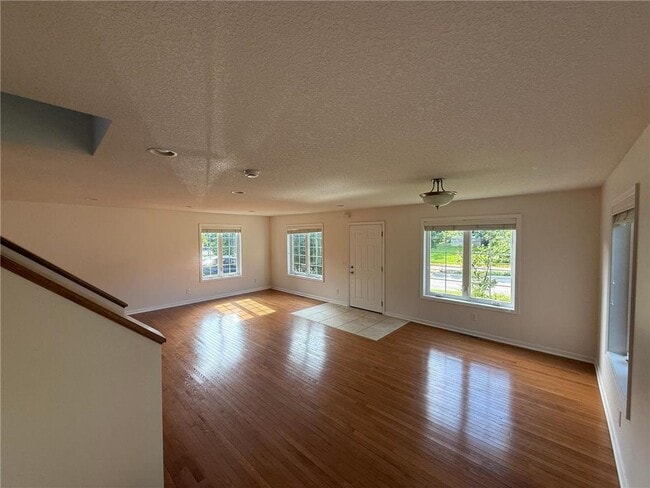 Photo - 709 Wayzata Blvd E