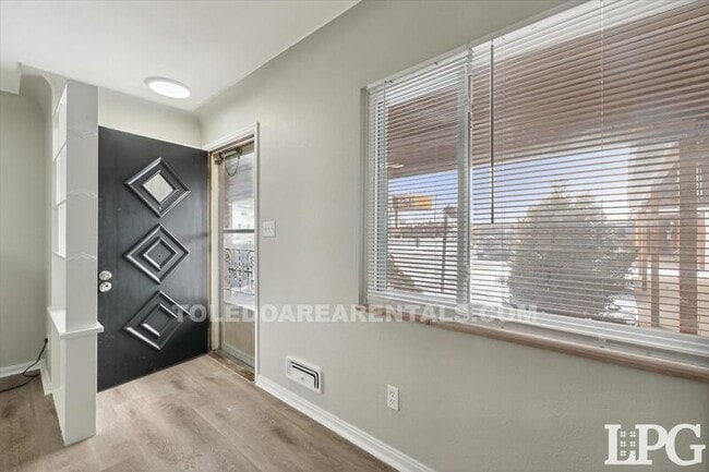 Photo - 4231 Harvest Ln Unit 2