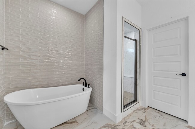 Building Photo - 7001 SW Basswood Ave