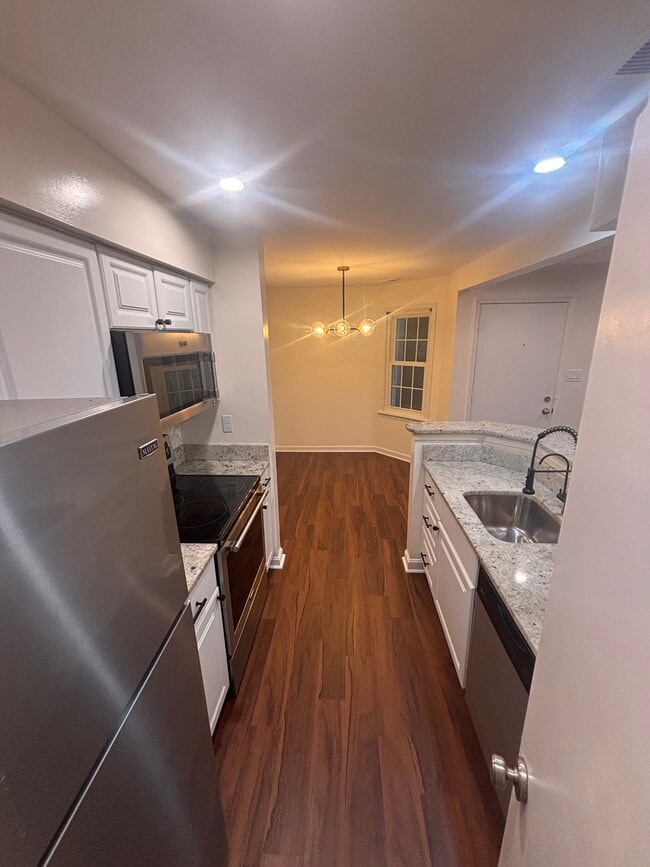 Photo - 6911 Victoria Dr Unit E