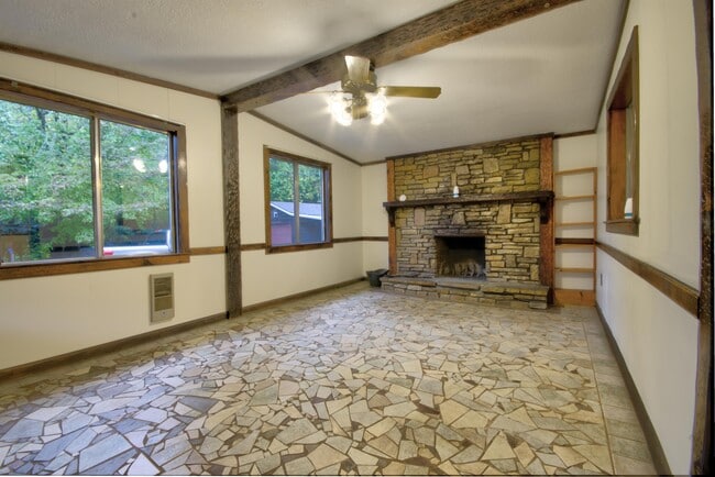 Building Photo - 54 Dillingham Rd Rental