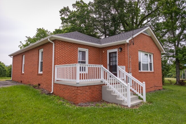 Building Photo - 319 Enola Rd Rental