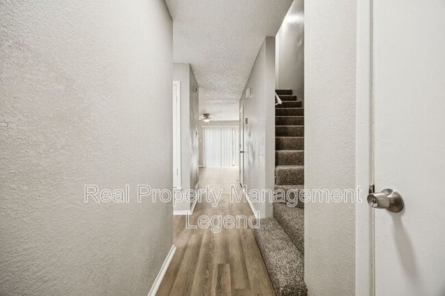 Photo - 8109 Silver Crk Rd