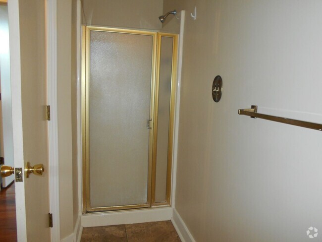 Building Photo - 510 1/2 Delaware Rental