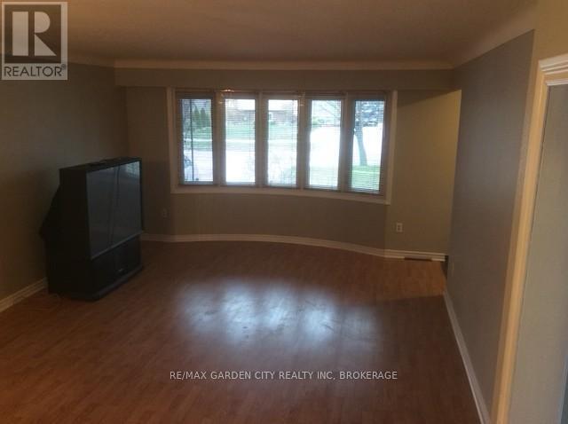 Photo - 43 Dunvegan Rd