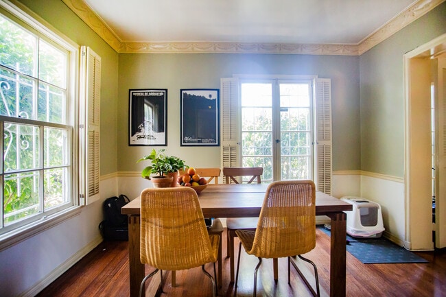 Dining Room - 5968 San Vicente Blvd Unit 1