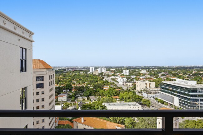 Photo - 888 S Douglas Rd Unidad PH13