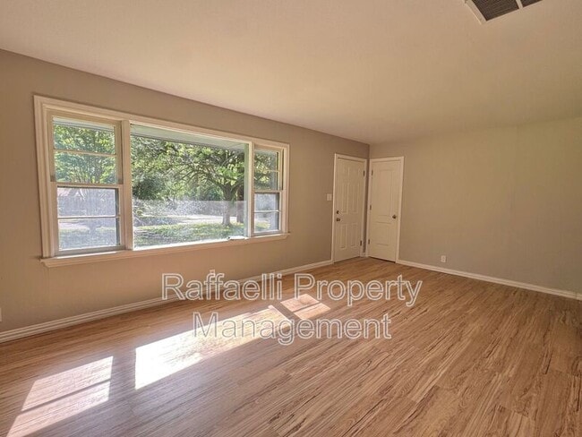 Photo - 3901 Wood St