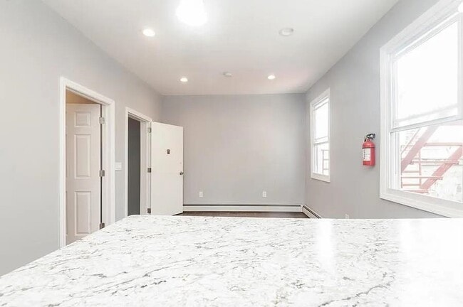 Photo - 705 8th St Unidad 2