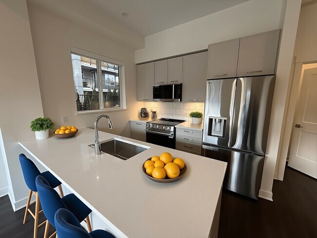 Photo - 5382-200 200 St