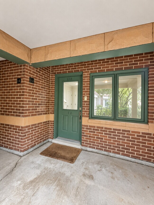 Photo - 1351 W Altgeld St