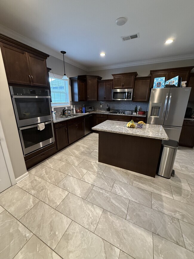 Photo - 206 Elwell Rd