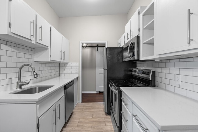 Photo - 4425 Westlawn Dr