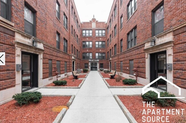 Photo - 2207 W Eastwood Ave Unit 1