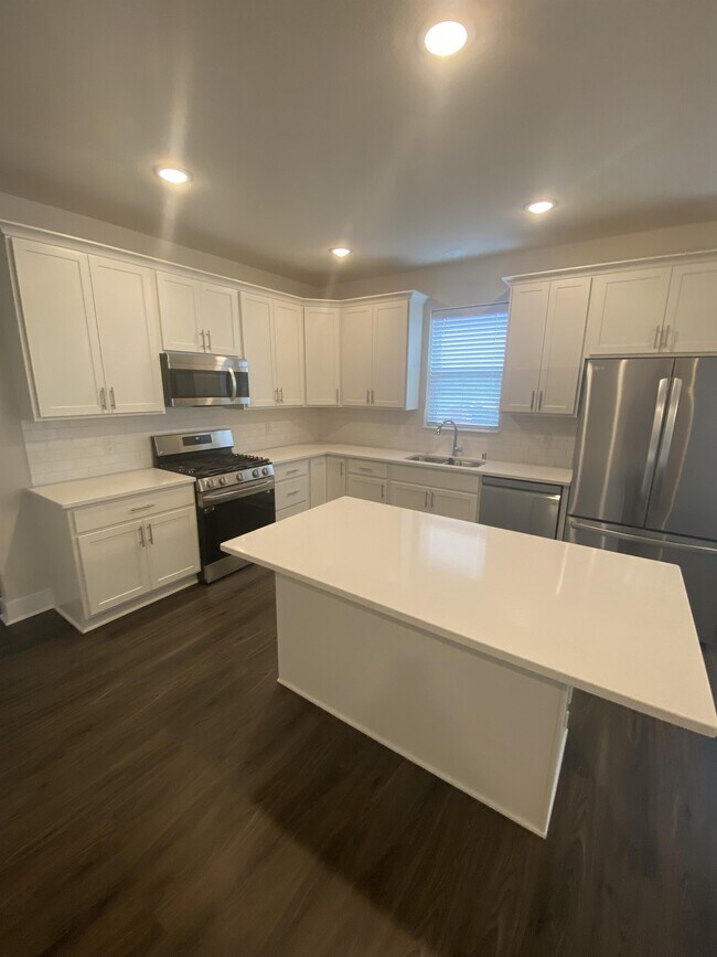 Photo - N161W21877 Daisy Dr