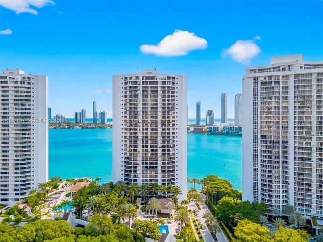 Photo - 2800 Island Blvd Unit PH02