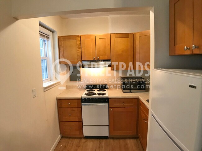 Photo - 2018 Commonwealth Avenue