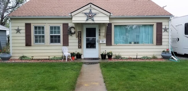 Building Photo - Two bedroom house in laurel