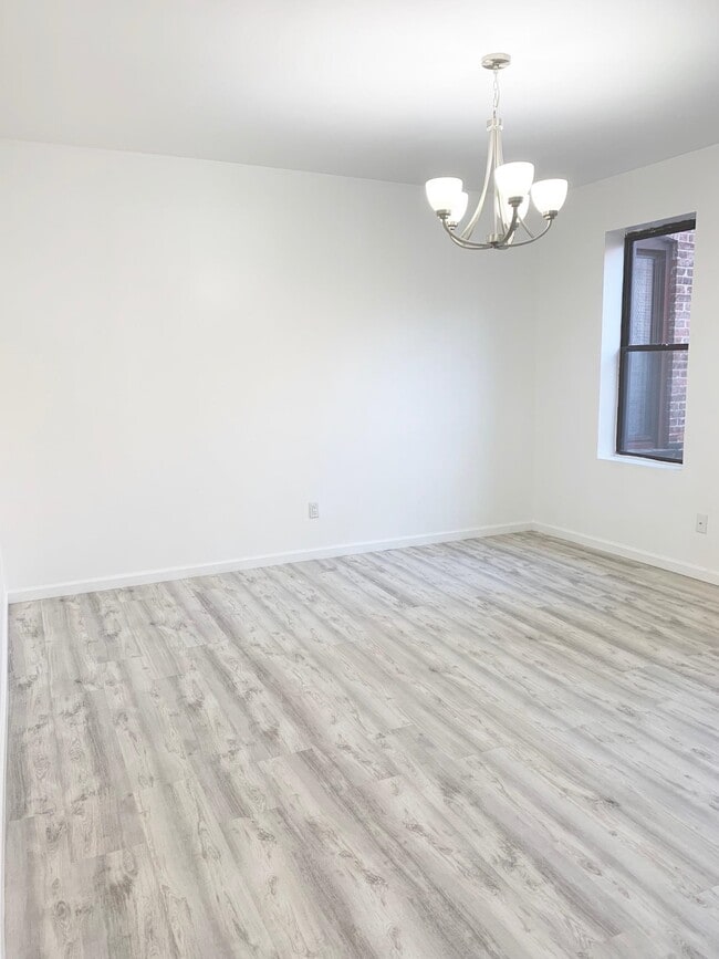 Photo - 29-33-33 51st St Unit D4