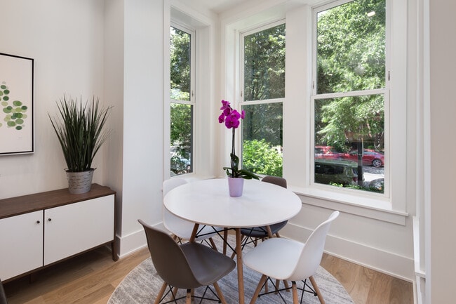 Photo - 1739 17TH ST NW Unit Apt 2