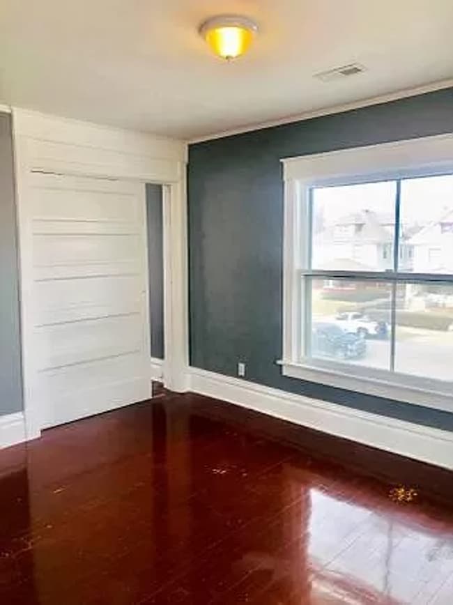 Photo - Beautiful 4 Bedroom / 1.5 Bathroom house