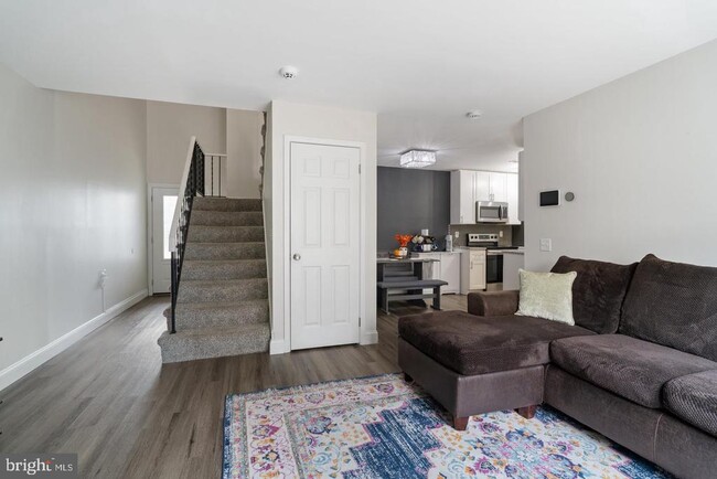 Photo - 5806 Shadbush Ct