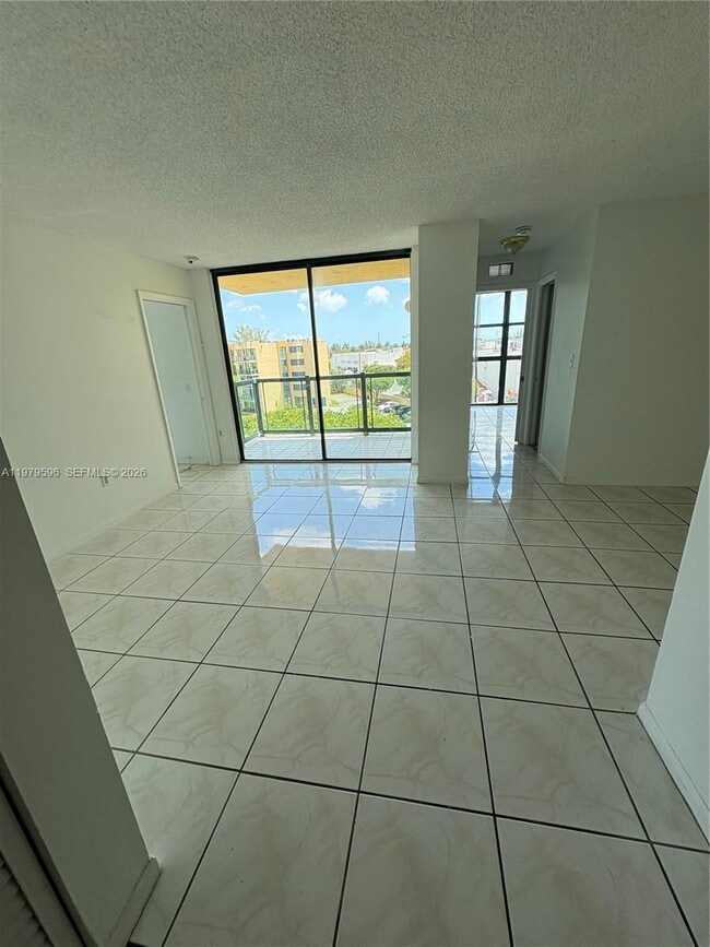 Photo - 11800 SW 18th St Unit 517-4